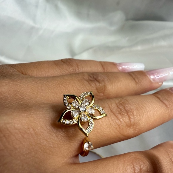 Unique anthro Gold Floral Ring with Crystals - Picture 9 of 10